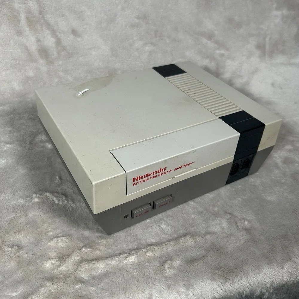 Vintage Nintendo NES-001 Entertainment System Controllers Video Games Lot OEM